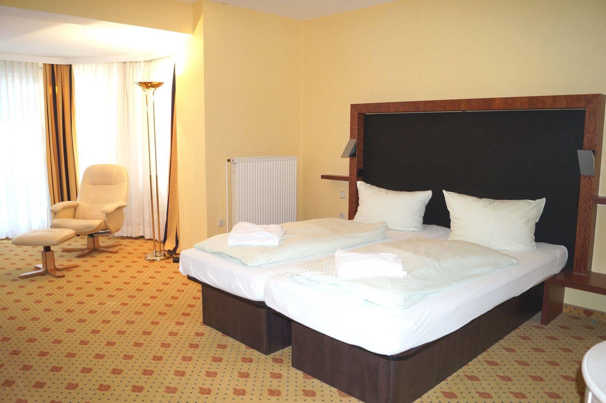 Regiohotel Germania Am Kurpark Bad Harzburg Exterior photo